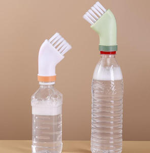 <span class=keywords><strong>Brosse</strong></span> <span class=keywords><strong>de</strong></span> nettoyage créative multi-usages en PP attachée avec bouteille d'eau minérale <span class=keywords><strong>Brosse</strong></span> <span class=keywords><strong>de</strong></span> nettoyage humide et sec - Product Image 1