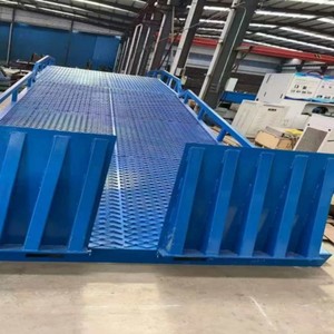 Elektrische Hydraulische Hebebühne zur Containerverladung, Tragbare Laderampenplattform, Mobile Verladerampe - Product Image 1