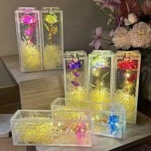 Nuovo Stile per San Valentino: Set Regalo con Fiore Singolo Eterno in Foglia d'Oro Rosa, Fiori Artificiali - Product Image 4