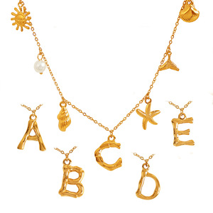 สร้อยคอเหล็กไทเทเนียมชุบทองคำประดับเปลือกหอยและปลาดาวสำหรับผู้หญิงจาก Oujia Jewelry - Product Image 5