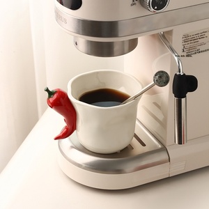 Nuova Tazza in Ceramica a Forma di Peperoncino, Design Carino e Colorato, per Ufficio, Tè, Latte, <span class=keywords><strong>Caffè</strong></span>, con Manico, Resistente alle Alte Temperature, Regalo per Fidanzata - Product Image 2