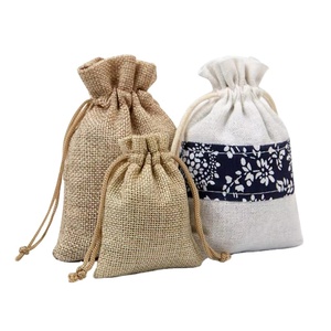 Petite pochette en toile de jute naturelle, sac cadeau en lin, pochette à cordon avec logo personnalisé - Product Image 2