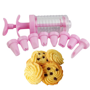 Plastic Piping Set 8 Piece With Tips For Butter Cookies And Biscuits Cake Decorating Supplies - Product Image 1