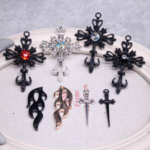 2025 HotsaleDIY Vintage joyería Cruz Mini espada colgante Material natación negro hueco Cruz colgante llama pendientes Accesorios - Product Image 2