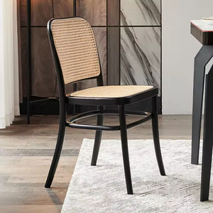 Sedia Moderna Scandinava Retrò in Legno Massello e Rattan per Sala da Pranzo, Caffetteria, Tè, Piccoli Appartamenti, Comoda Arredamento per Soggiorno - Product Image 1