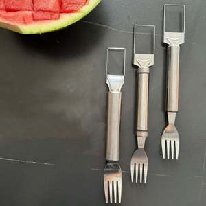 Fourchette à pastèque 2 en 1, trancheuse, coupe-fruits multifonction pour l'été, couteau à pastèque en acier inoxydable, fourchette à pastèque, coupe-pastèque, chaud - Product Image 2
