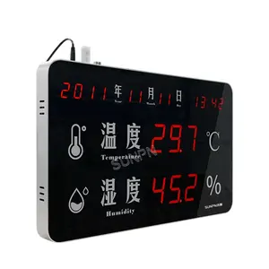 שעון לוח תוצאות אלקטרוני דיגיטלי צמוד על הקיר עם טמפרטורת תאריך וזמן ולחות לחווה