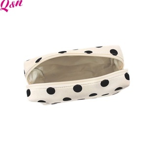 2025 nouveauté Dot coton maquillage sac doux matelassé cosmétique mallette de rangement avec fermeture à glissière Portable petit Style de dessin animé - Product Image 2