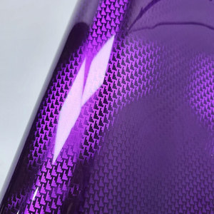 Adhesivo de vinilo de película de fibra de carbono con patrón de avión púrpura de alto brillo <span class=keywords><strong>para</strong></span> <span class=keywords><strong>Tuning</strong></span> de coches, <span class=keywords><strong>pegatinas</strong></span> de Color autoadhesivas, estilo DIY - Product Image 2
