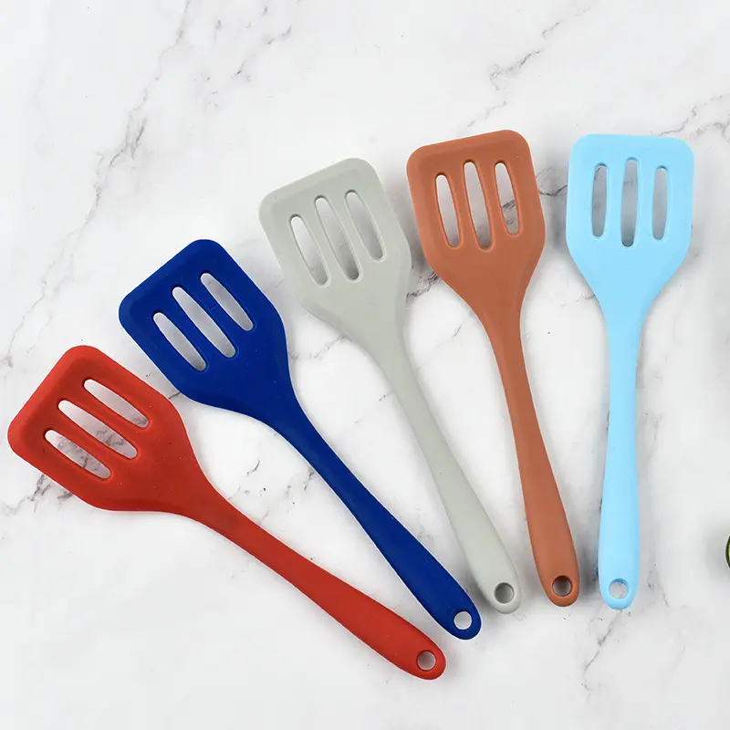 21cm New kitchen Turner Non-slip Cooking Utensils Slotted Spatulas For Restaurantes Silicone Turner Silicone Christmas Spatula