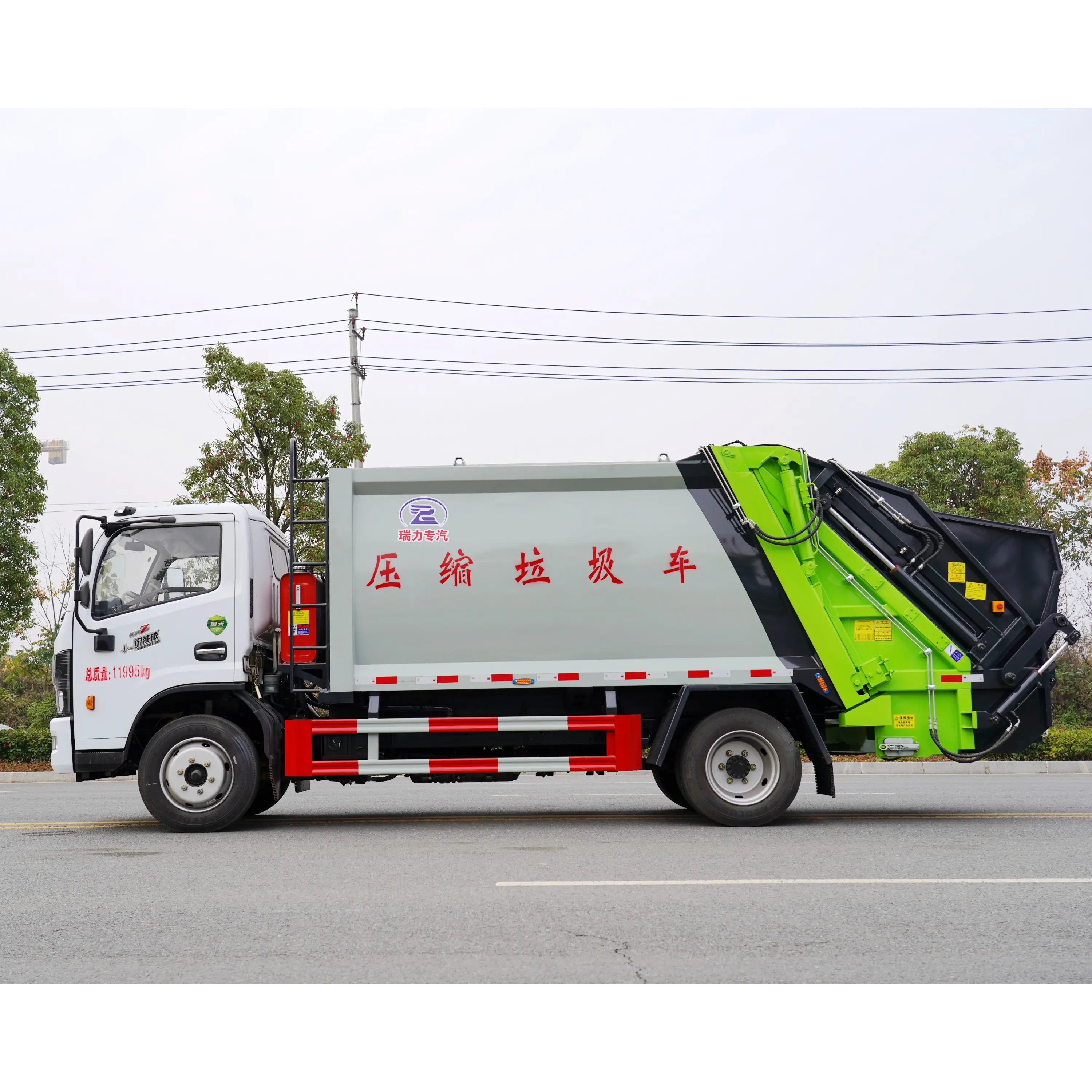 Camion municipal de compression d'ordures de rebut d'assainissement environnemental avec la trémie de la capacité 8m3 pour la collecte d'ordures urbaine