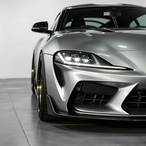 Vinilo PET Brillante para Envoltura de Autos, Color Plata Oscuro Líquido Premium Removible, seguro para la pintura y homologado para circular por la calle para la matriculación de vehículos - Product Image 5