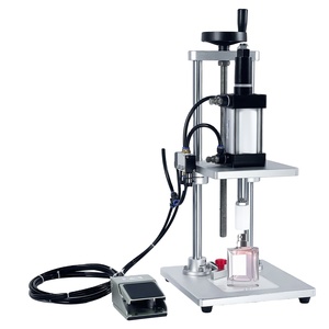 Machine de capsulage pneumatique de bureau pour flacons de <span class=keywords><strong>parfum</strong></span>, pots cosmétiques et bouteilles d'huile en verre, avec capuchonneuse à anneau de col moyen pour bouchons en aluminium - Product Image 1