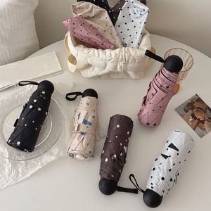 Mini parapluie portable de style coréen à pois, revêtement anti-UV noir, parapluie pliable pour femmes, soleil et pluie, <span class=keywords><strong>parasol</strong></span> de voyage - Product Image 3