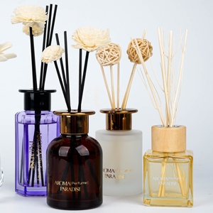 Giáng sinh đầy màu sắc thủy tinh khuếch tán với hương thơm làm mát không khí trong một chai màu giáng sinh khác nhau - Product Image 4