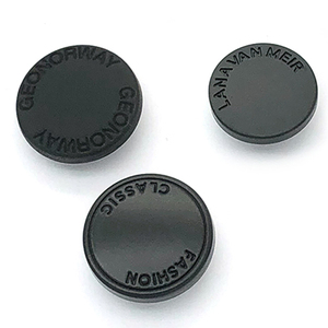 กระดุมลายนูนสีดำพร้อมโลโก้จากโรงงาน <span class=keywords><strong>Shishi</strong></span> - Product Image 1