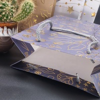 Sacs cadeaux en papier imprimés à la feuille d'or avec poignées, sacs fourre-tout à motifs floraux et étoiles pour fêtes, mariages et vente au détail