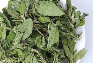 Thé à la menthe sèche H076 utilise des feuilles de menthe séchées pour la consommation et la préparation du thé. Le thé froid à la menthe et à la citronnelle est fait à partir de fleurs séchées à froid. - Product Image 3