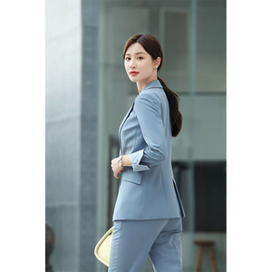 Ensemble de costume professionnel élégant pour femme, blazer et pantalon formel pour le bureau, avec décoration boutonnée, idéal pour le travail et les entretiens - Product Image 4