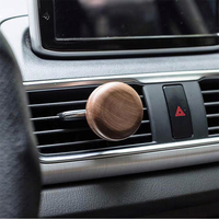 Diffuseur de parfum en bois pour grille d'aération de voiture, flacon rond en bois à clipser, désodorisant d'ambiance pour voiture, accessoire d'intérieur automobile, logo personnalisé
