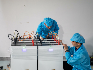 <span class=keywords><strong>Tesla</strong></span> แบตเตอรี่ลิเธียมไอออน Lifepo4 18650 3.7V 12V 48V 100Ah IP65 STACKABLE PURE WAVE sine WAVE - Product Image 6