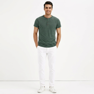 Camiseta de Hombre Lisa de Primera Calidad, Corte Regular, Informal, Ecológica, Transpirable, 100% Algodón, 220 GSM, Manga Corta - Product Image 1