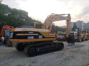 รถขุดตีนตะขาบ CAT 320B มือสอง ระบบไฮดรอลิกเดิมๆ ใช้งานได้ดี เหมาะสำหรับงานก่อสร้าง - Product Image 6