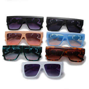 Jiuling Eyewear <span class=keywords><strong>2022</strong></span> Luxury Ins Style Big Frame Oversized UV400 Large Women Fashion Street Gafas <span class=keywords><strong>De</strong></span> Sol - Product Image 4