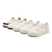 Sneakers plates blanches minimalistes pour femmes, chaussures décontractées à lacets avec semelle épaisse antidérapante