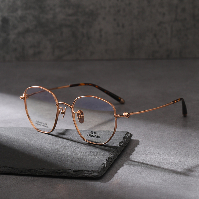 High Quality RTS Titanium Blue Light Frames for Eye Glasses Gold Color Womens Eyewear