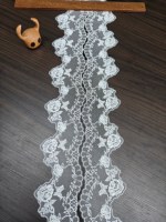 Bordure élégante en dentelle blanche tricotée 100% polyester 8,5 cm avec motif floral brodé en forme de rose, bordure festonnée, accessoires pour filles