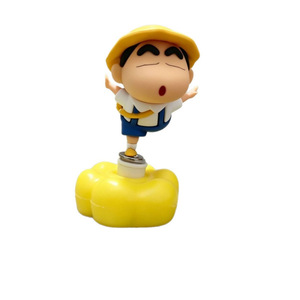 เครยอนชินจังสีแดงสด ของตกแต่งรถยนต์ ตุ๊กตาหมุนได้ วัสดุ PVC สำหรับตกแต่งคอนโซลกลางภายในรถยนต์ - Product Image 5