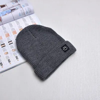 Bán Buôn 2023 Tùy Chỉnh Beanies Với Bản Vá Logo Mùa Đông Hat Acrylic Beanie Hat Dày Skull Cap Dệt Kim Beanie Cho Phụ Nữ