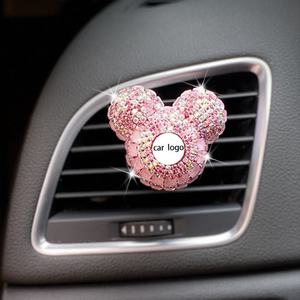 Ambientador de Coche con Logotipo de Coche Personalizado Más Vendido, Clip de Salida de Aire Acondicionado con Pedrería, Decoración, Perfume para Coche, Difusor de Fragancia - Product Image 1