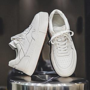 รองเท้าวิ่งพื้นหนาสำหรับผู้ชาย ขายดีเป็นแพ็คๆ จากโรงงาน รองเท้าลำลองพื้นเรียบ น้ำหนักเบา ระบายอากาศได้ดี หนังแท้ - Product Image 3