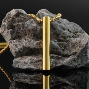 Joyería Minimalista, Collar de Barra Vertical 3D Personalizado con Nombre Grabado en Oro de 18K para Hombres y Mujeres - Product Image 5