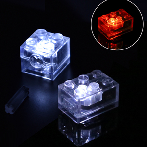 Delo Giocattoli (8 Colori) blocchi di Costruzione in Plastica Accessorio Oem Luce Led Giocattoli per Bambini Speciali Blocchi Raggiante in Dark (DE084) - Product Image 2