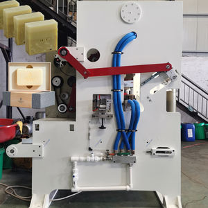 Máquina de prensado de jabón totalmente automática, equipo de impresión de jabón de tres piezas, montaje de línea de cosméticos esencial para un jabón eficiente - Product Image 4