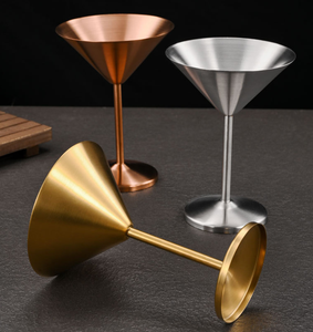 أكواب كوكتيل مارتيني من الفولاذ المقاوم للصدأ 304 المصقول، أدوات بار قابلة لإعادة الاستخدام للحفلات والمطاعم، أواني شرب متينة غير قابلة للكسر - Product Image 5