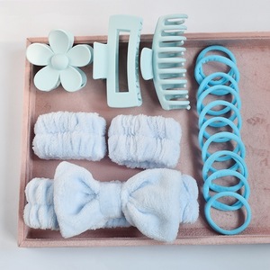 Oferta Especial: Set de 16 Accesorios para el Cabello - Lazos, Bandas para Muñeca, Coleteros Sin Costuras, Pinzas Mate y Set de Lavado - Product Image 2