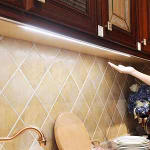 Lumière LED à détecteur de mouvement à <span class=keywords><strong>induction</strong></span> corporelle intelligente ultra-mince rechargeable par USB pour armoire, placard, chambre à coucher - Product Image 1