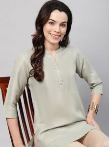 Haut en tissu de qualité supérieure, haut de style moderne pour femmes, haut confortable pour tous les jours, fabriqué en Inde, prix de gros - Product Image 3