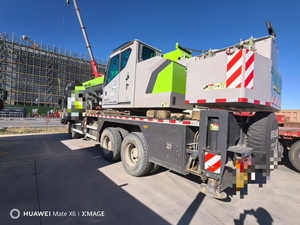 2022 Zoomlion 25ตันรถบรรทุกเครนรุ่น ZTC252E -1 42เมตรหลักบูมสี่หลักมอเตอร์ PLC ไม่จำเป็นต้องเสริมการเชื่อม - Product Image 4