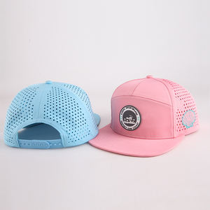 قبعة سناب باك مخصصة بتصميم خاص وشعارك الخاص، قبعة رياضية بـ 7 ألواح وحافة مسطحة، مصنوعة من البوليستر عالي الجودة للجنسين - Product Image 3