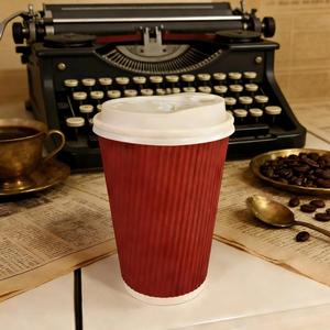 Gobelet en papier jetable biodégradable à parois ondulées de 12 oz, rouge, pour café à emporter, avec logo personnalisé, pour boissons chaudes - Product Image 1