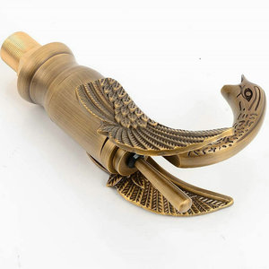 Grifo de Lavabo Europeo Antiguo de Cobre, Mezclador de Agua Fría y Caliente con Diseño Animal, Grifo de Lavabo para Encimera - Product Image 4