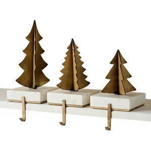 Ensemble de 3 crochets de suspension en laiton pour sapin de Noël avec base en marbre blanc, porte-chaussettes moderne, ensembles cadeaux, prix de gros - Product Image 1
