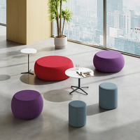 Pouf cylindrique rembourré moderne multi-tailles pour hall d'exposition et mobilier commercial de salle d'attente