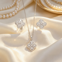 Ensemble de bijoux fantaisie en gros, parure trèfle en argent avec zircon cubique taille poire, boucles d'oreilles et collier, produit tendance 2026 pour femme