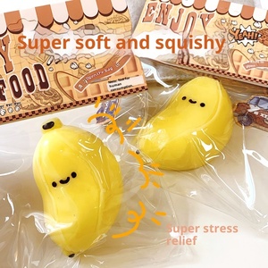 Juguete Squishy de Plátano Pequeño y Gordo, Venta al por Mayor, Juguete Antiestrés de Material TPR con Sensación de Lodo, Figura Blanda, Certificado CE - Product Image 4